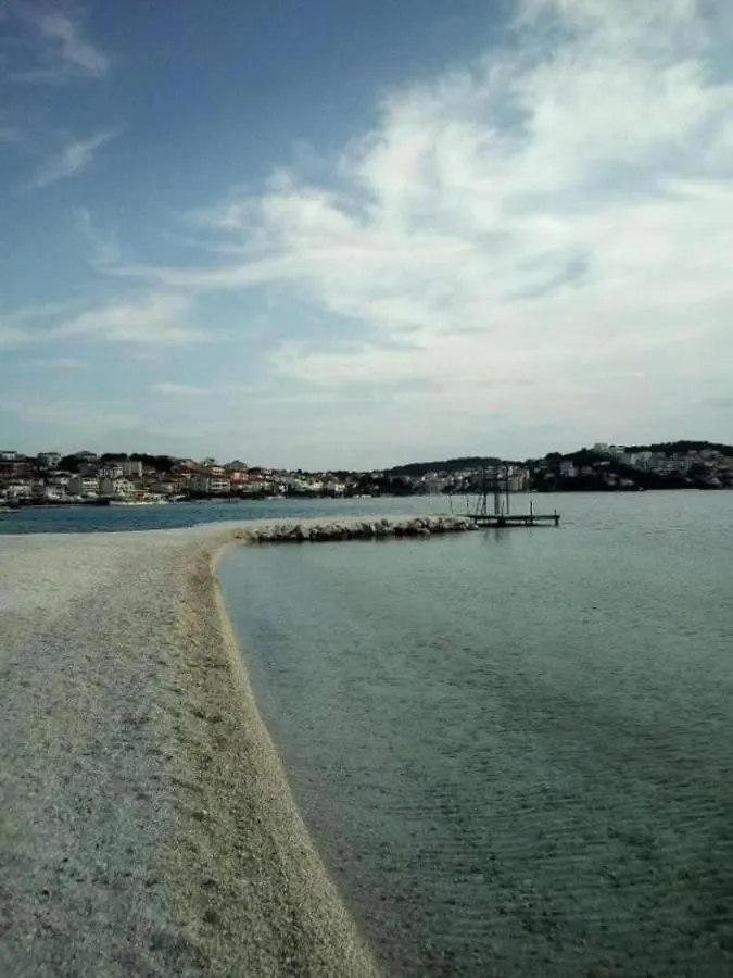 Remarkable 2-Bed Apartment In Okrug Gornji Trogir