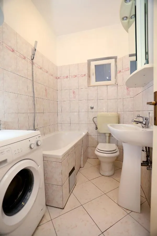 Remarkable 2-Bed Apartment In Okrug Gornji Trogir 0*,  Chorwacja