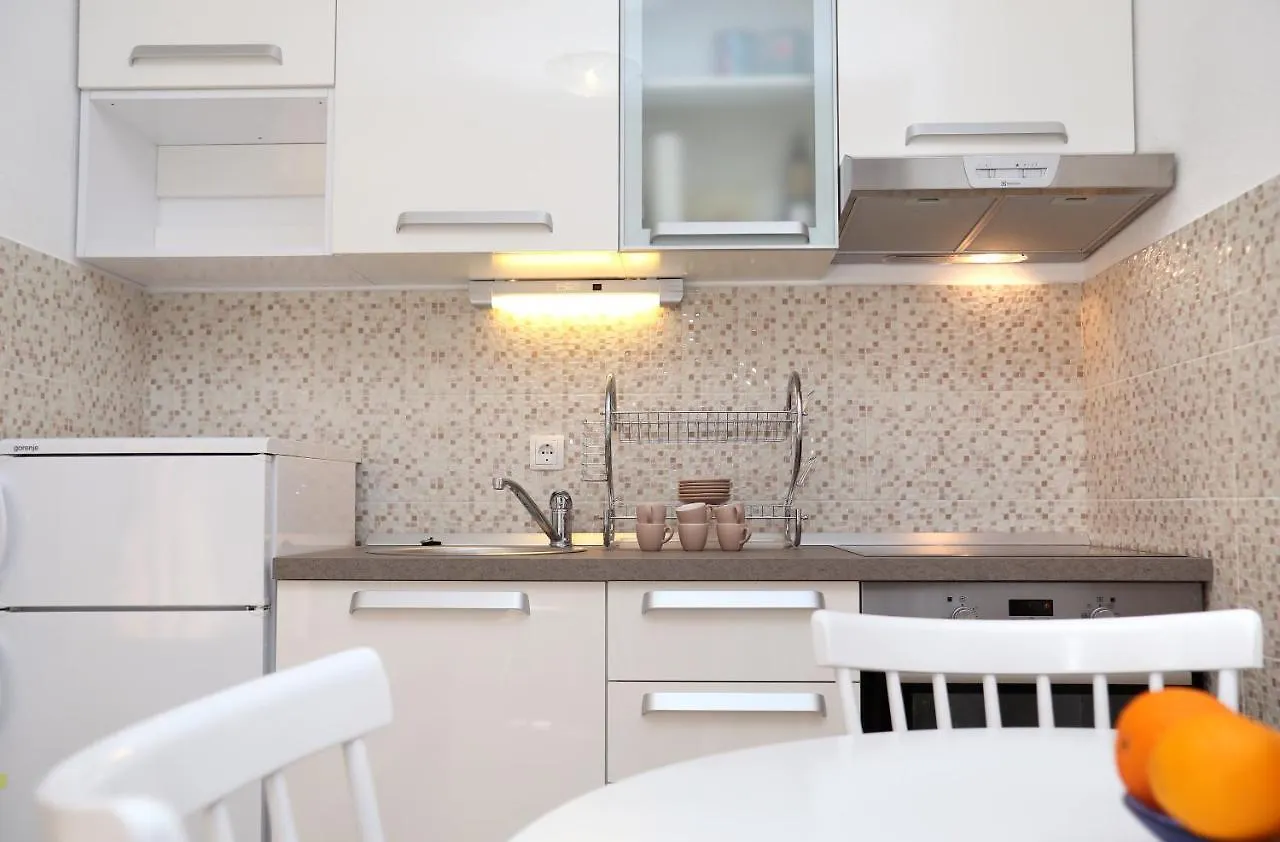 Remarkable 2-Bed Apartment In Okrug Gornji Trogir