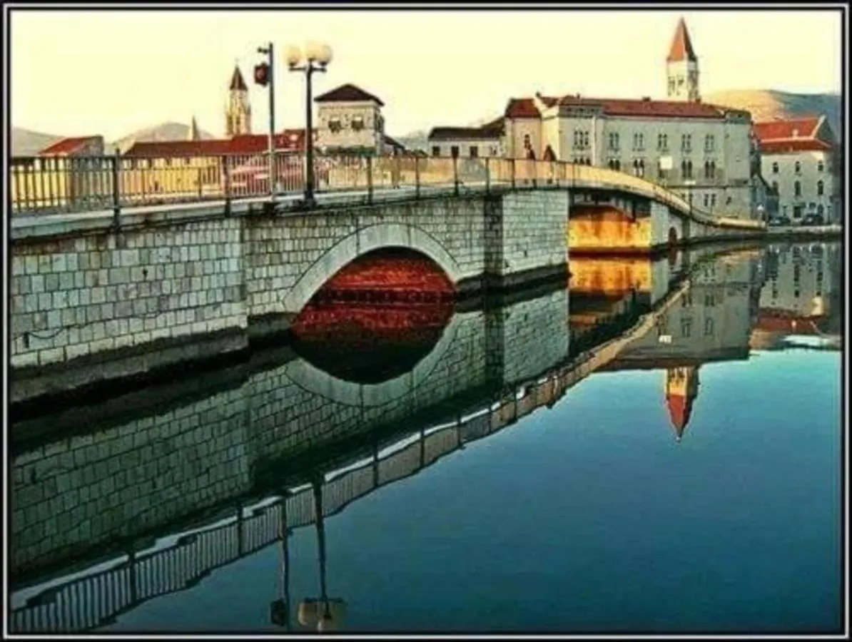 Remarkable 2-Bed Apartment In Okrug Gornji Trogir