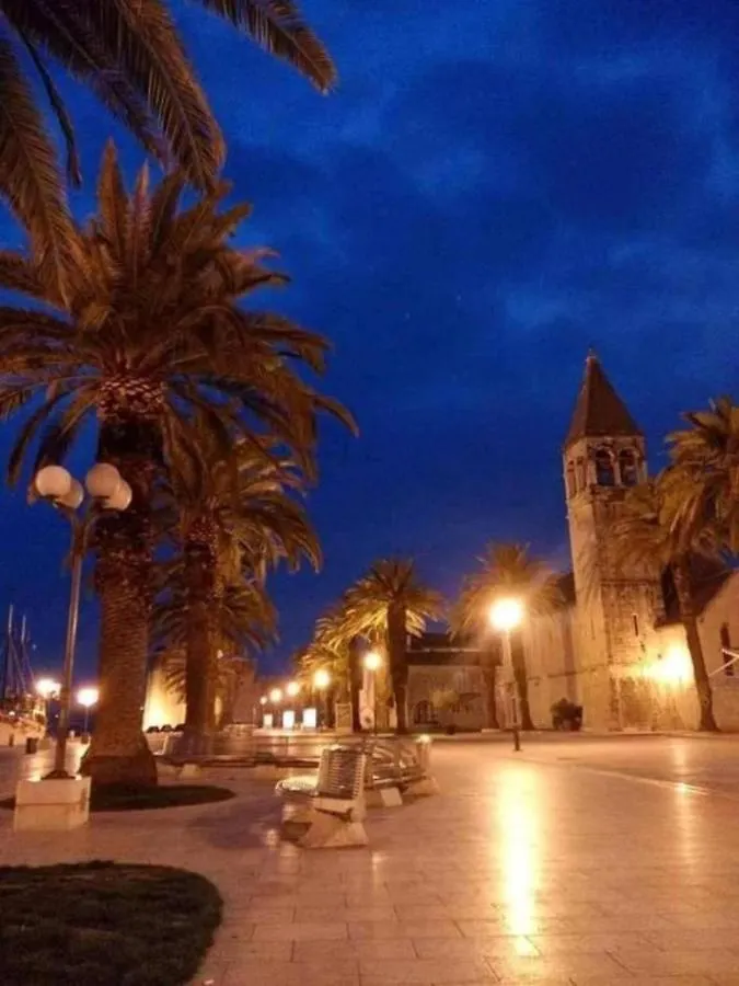 Remarkable 2-Bed Apartment In Okrug Gornji Trogir