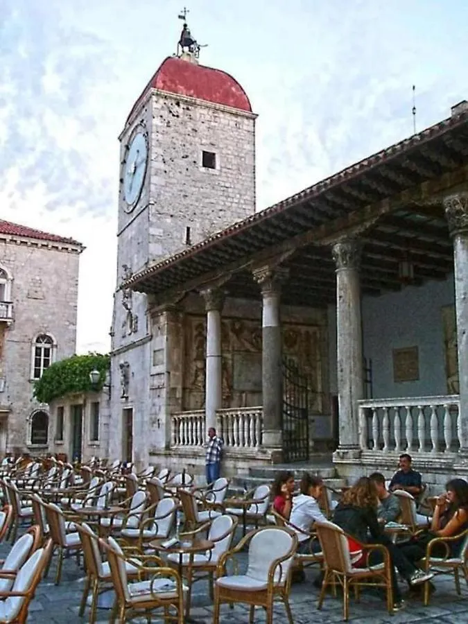 Remarkable 2-Bed Apartment In Okrug Gornji Trogir Croácia